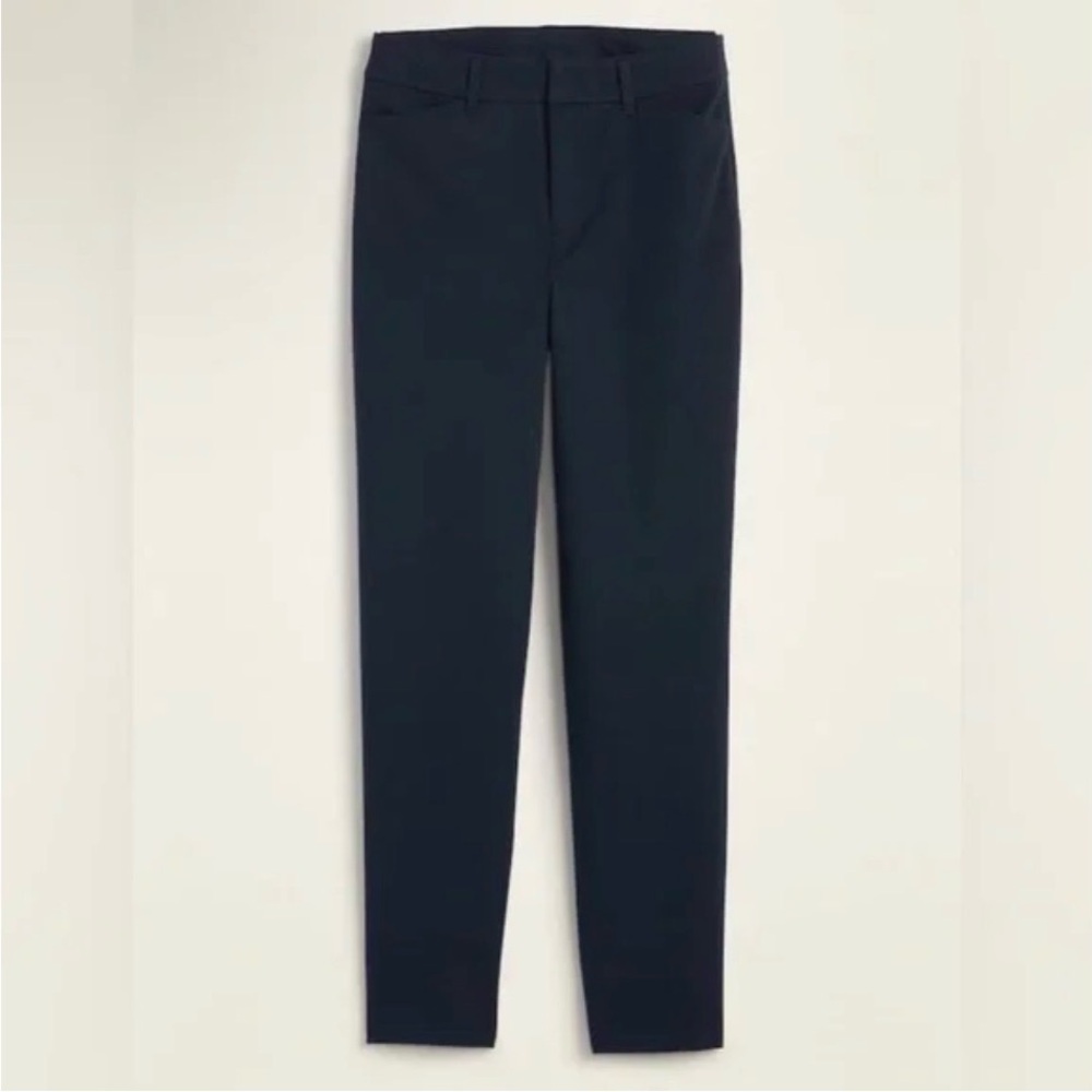 Old Navy Pixie High Rise - Picture 7 of 7